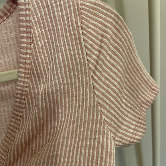 Cropped pink and white ribbed t-shirt - Picture 2 of 3